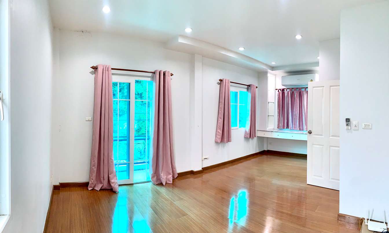 บ้านวิวทะเลสาบ เดอะ วิลล่า ท่าอิฐ ขายบ้าน วิวทะเลสาบ ติดรถไฟฟ้า Lake View House, The Villa Tha It House for sale,